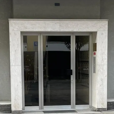 Relax Camelia ロカルノ